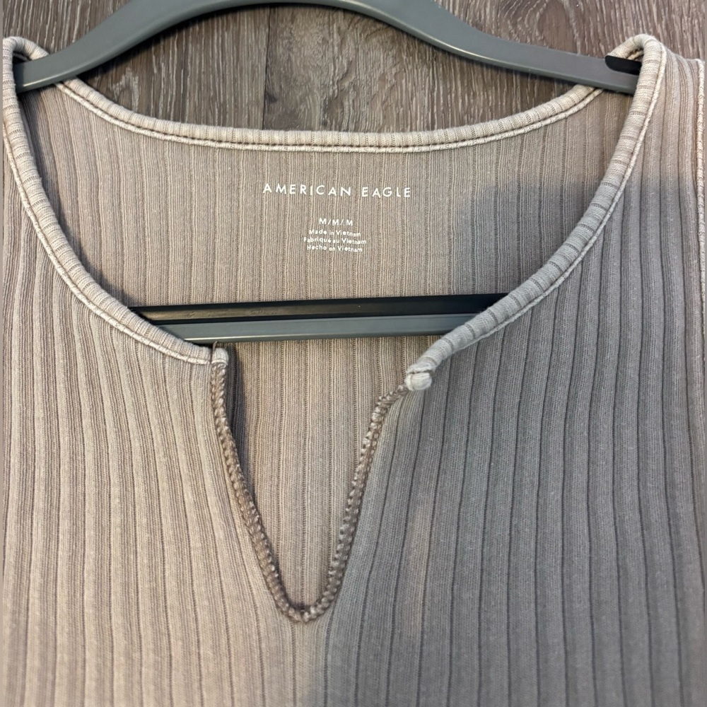 American Eagle Notch Neck Tank Top in Smokey Cinders Medium - Picture 8 of 9